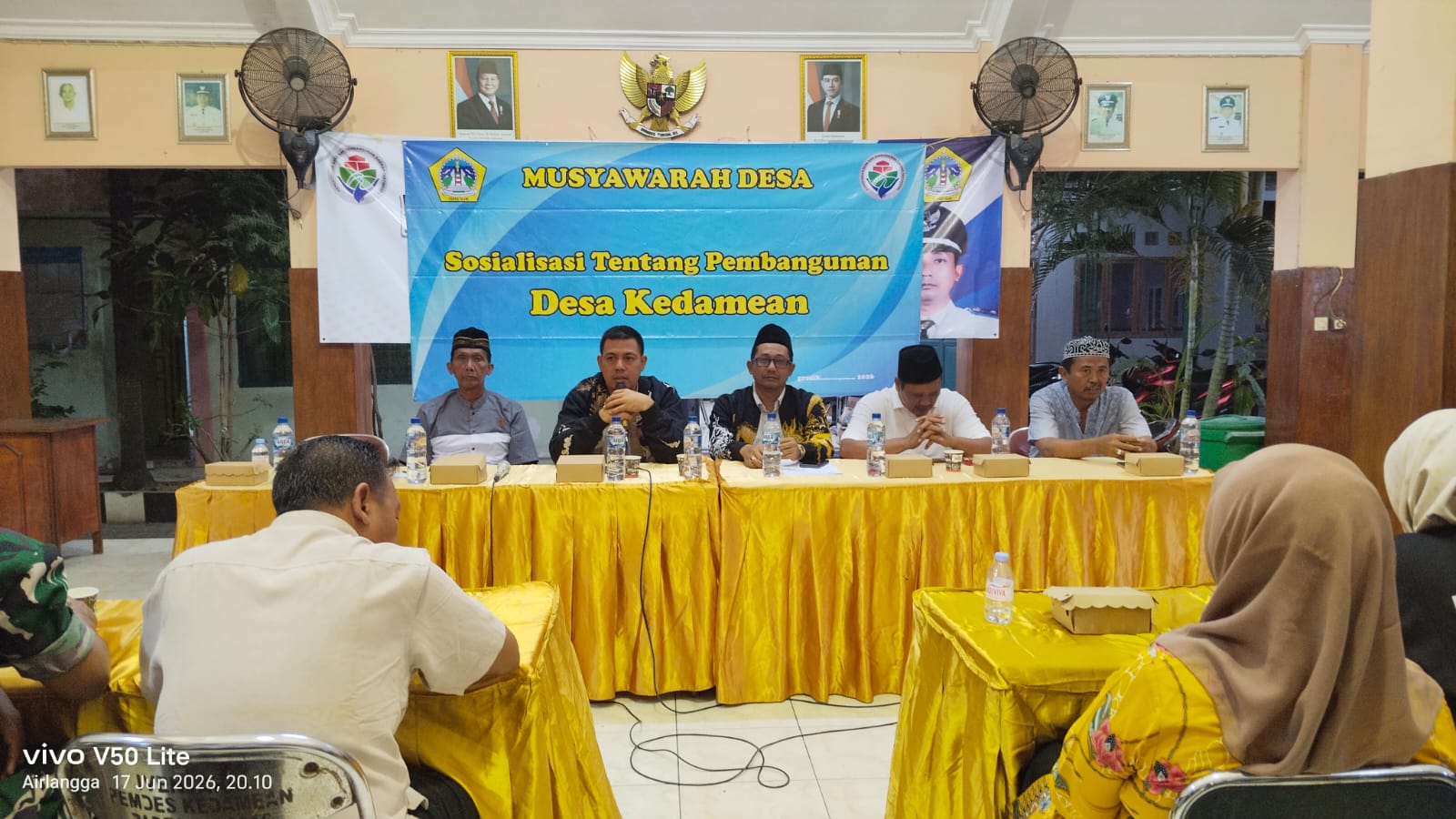 musyawarah-desa-sosialisasi-tentang-pembangunan-desa-kedamean