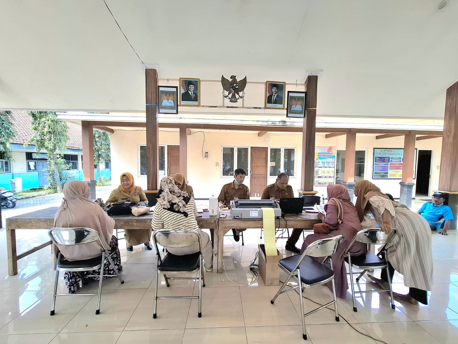 pelaksanaan-poling-atau-mobil-keliling-desa-desa-di-kecamatan-kedamean-dalam-rangka-kemudahan-pembayaran-pajak-bumi-dan-bangunan-pbb